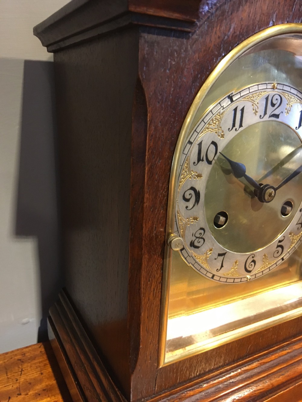 OAK CASED MANTEL CLOCK View II