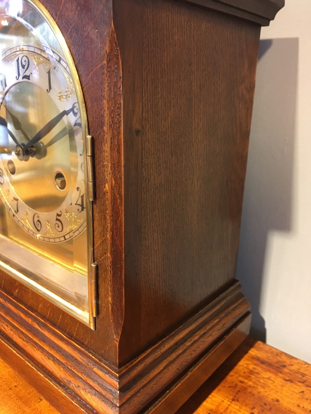 OAK CASED MANTEL CLOCK View IV