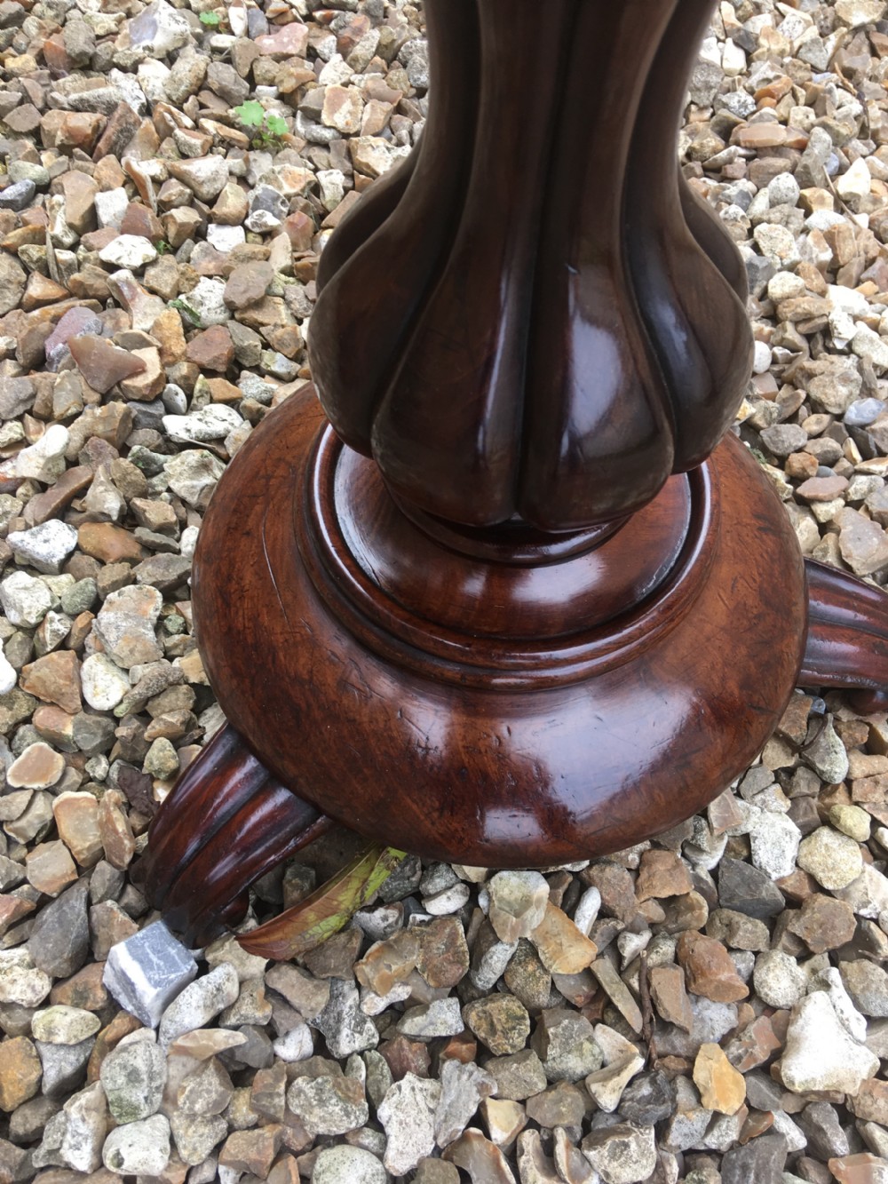VICTORIAN STOOL View II