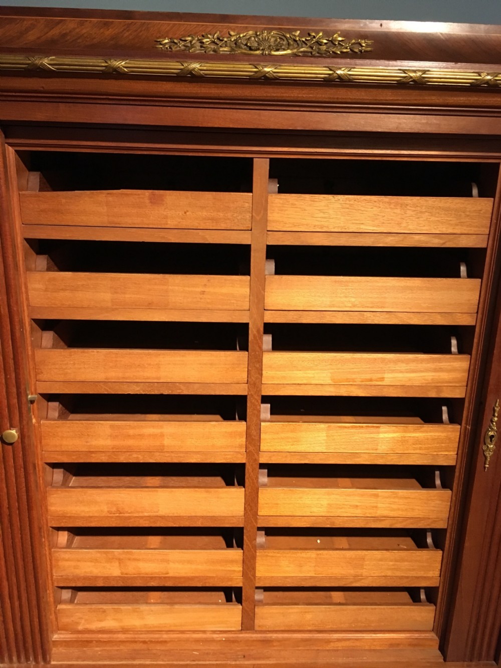 Filing cabinet  View VII