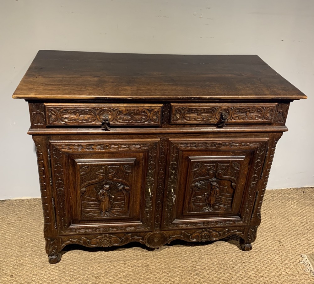 Small oak cupboard 
