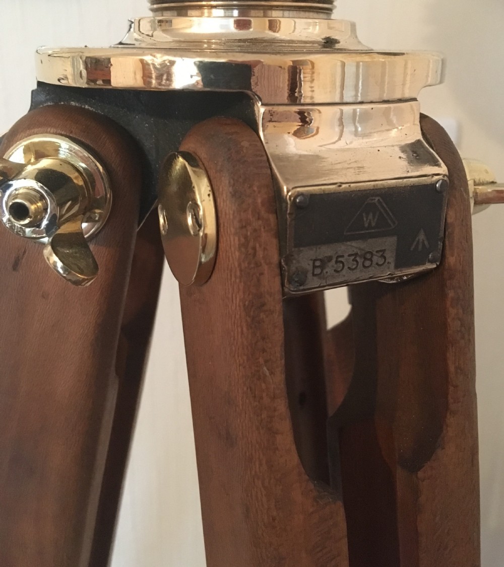 ALDIS LAMP ON STAND View III