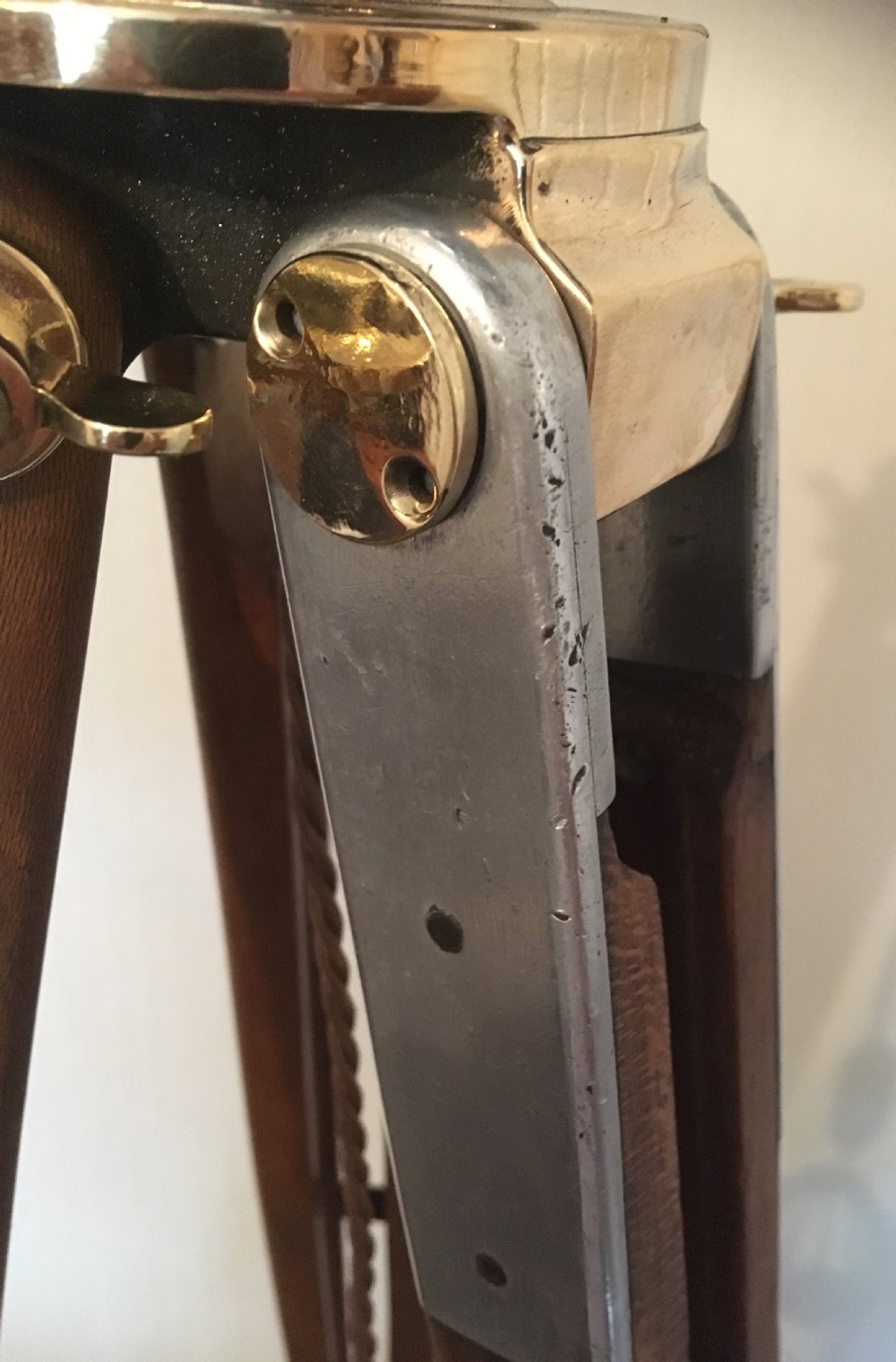 ALDIS LAMP ON STAND View VIII