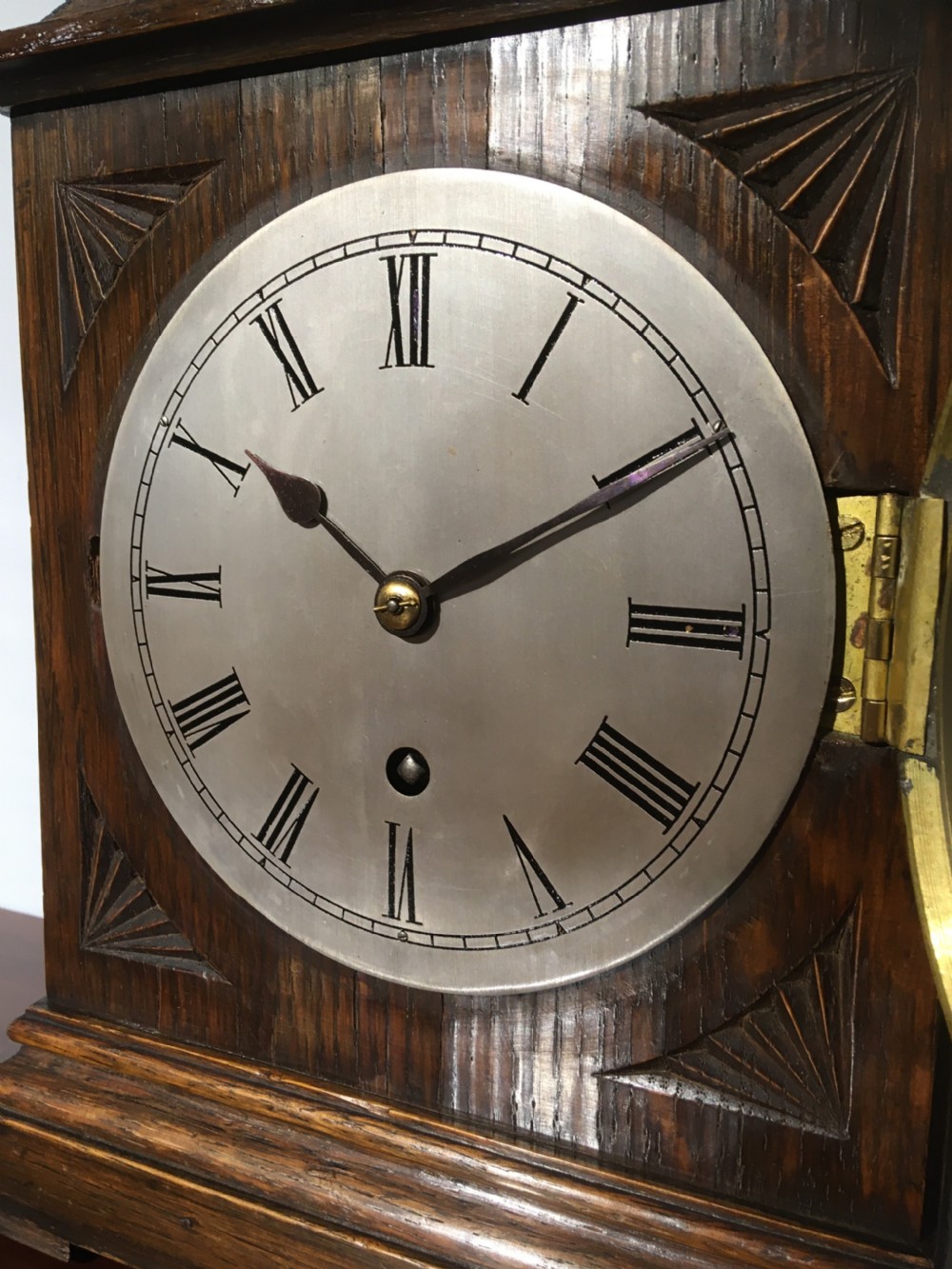 OAK CASED MANTEL CLOCK View III