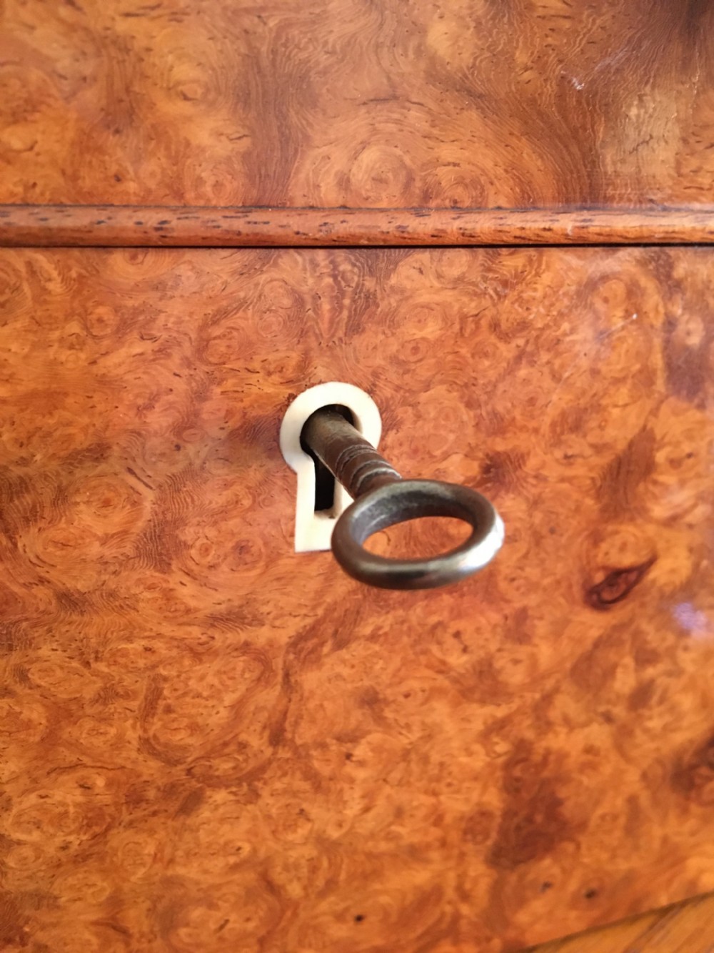  ART DECO HUMIDOR View V