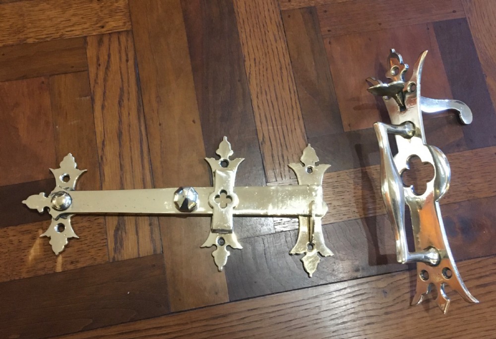 ARTS AND CRAFTS “SUFFOLK” LATCH