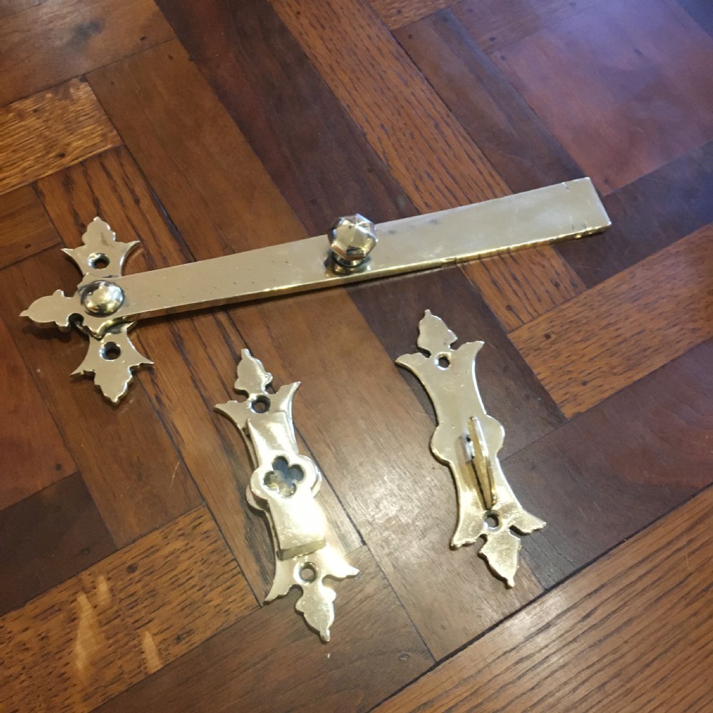 ARTS AND CRAFTS “SUFFOLK” LATCH View V