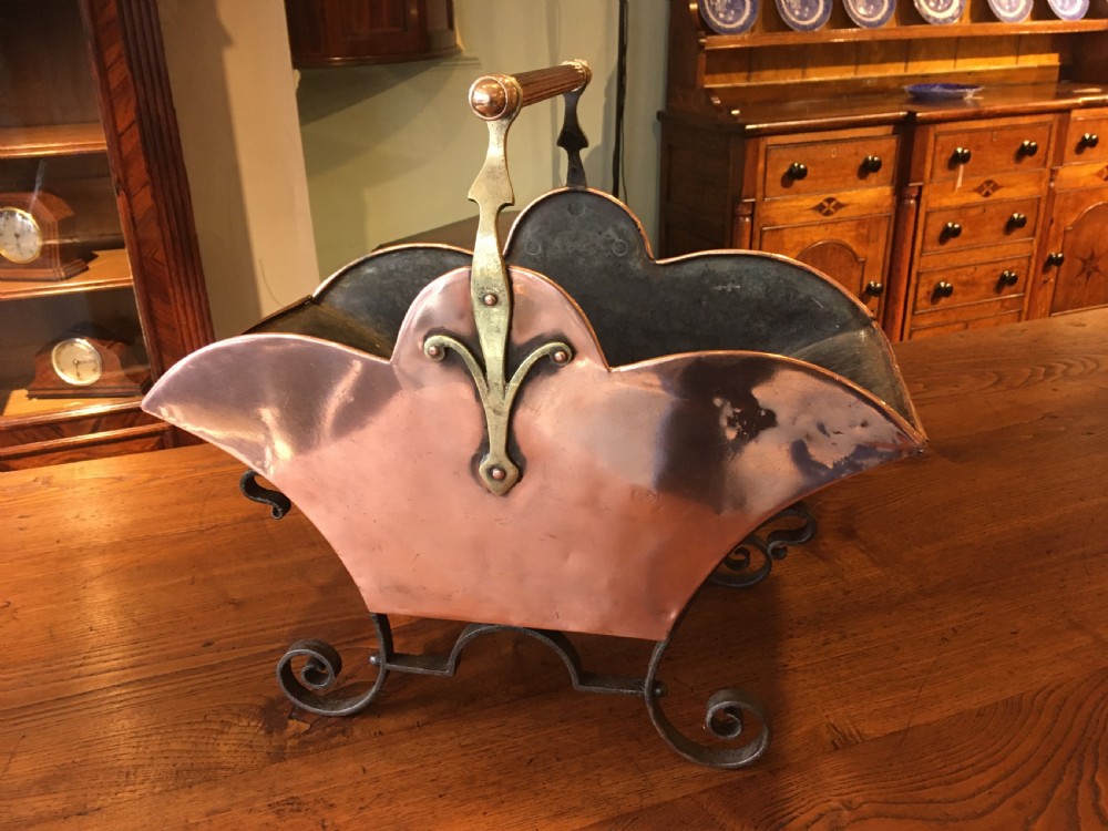 ARTS AND CRAFTS COAL OR LOG SCUTTLE 