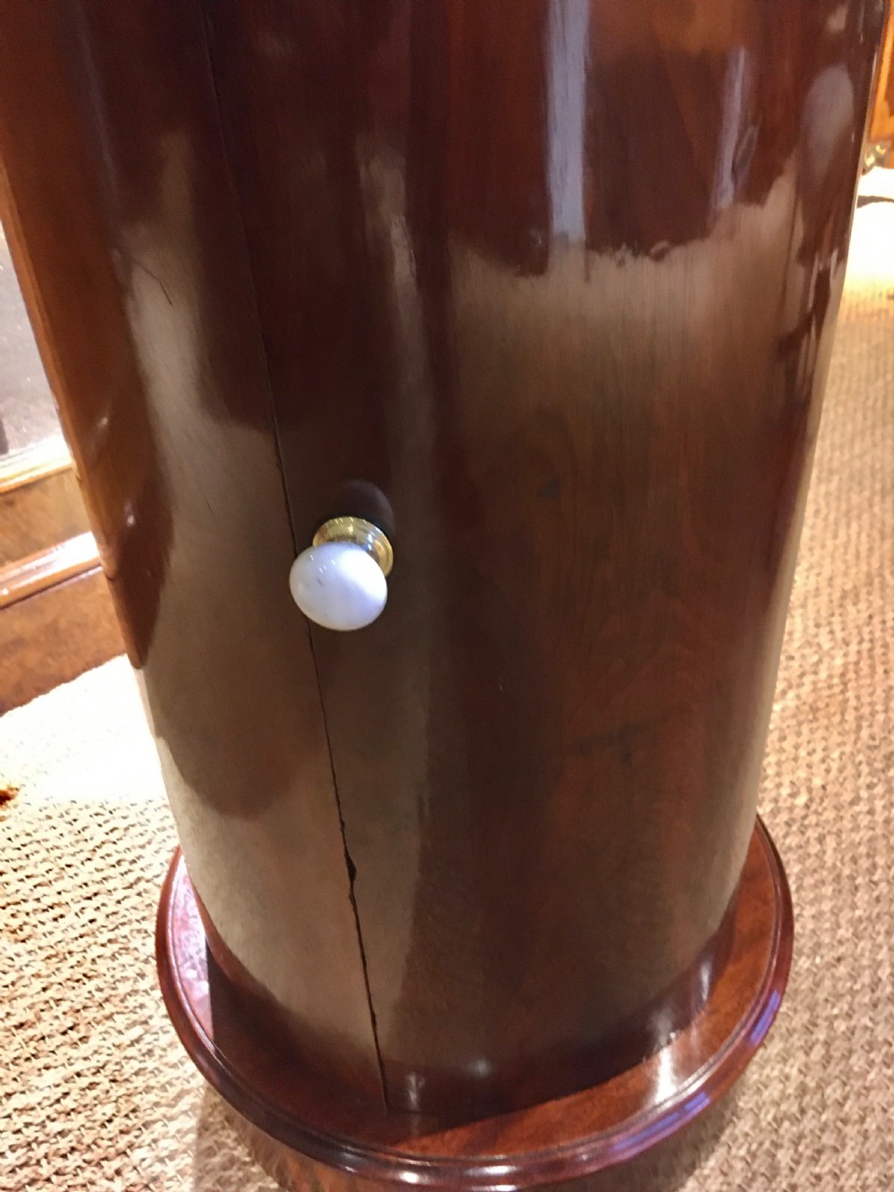 MAHOGANY CYLINDRICAL PEDESTAL View IV