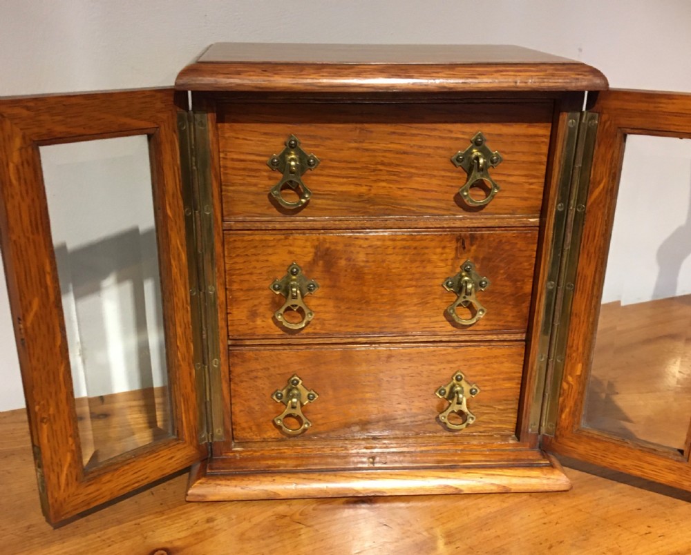 VICTORIAN OAK TABLE CABINET View IV
