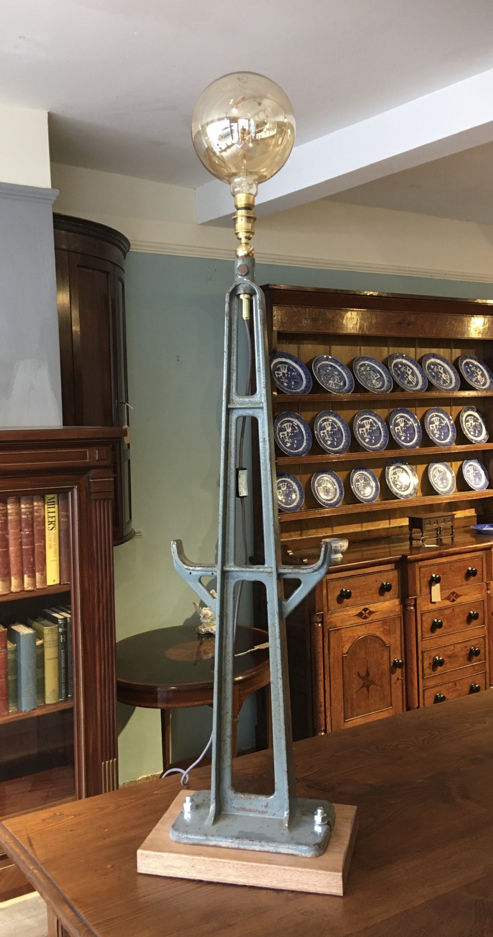 INDUSTRIAL GANTRY LAMP