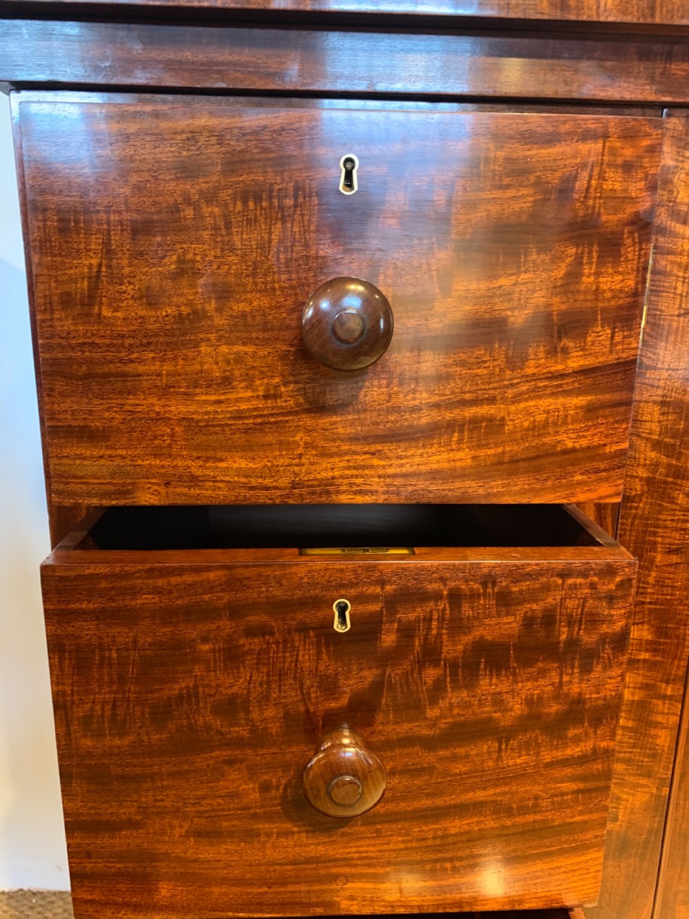 Linen press  View IV