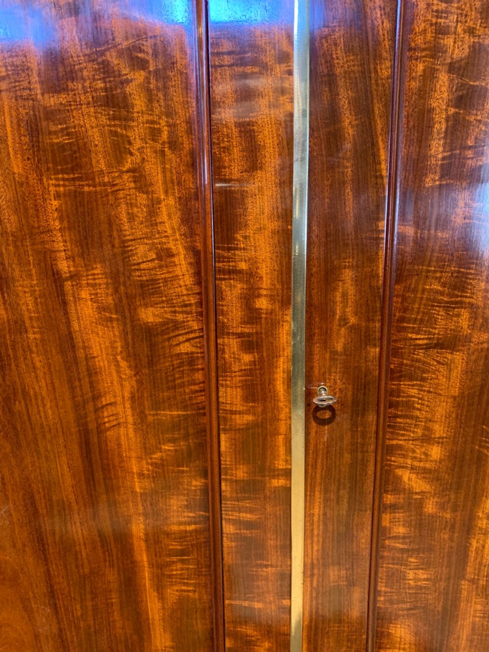 Linen press  View X