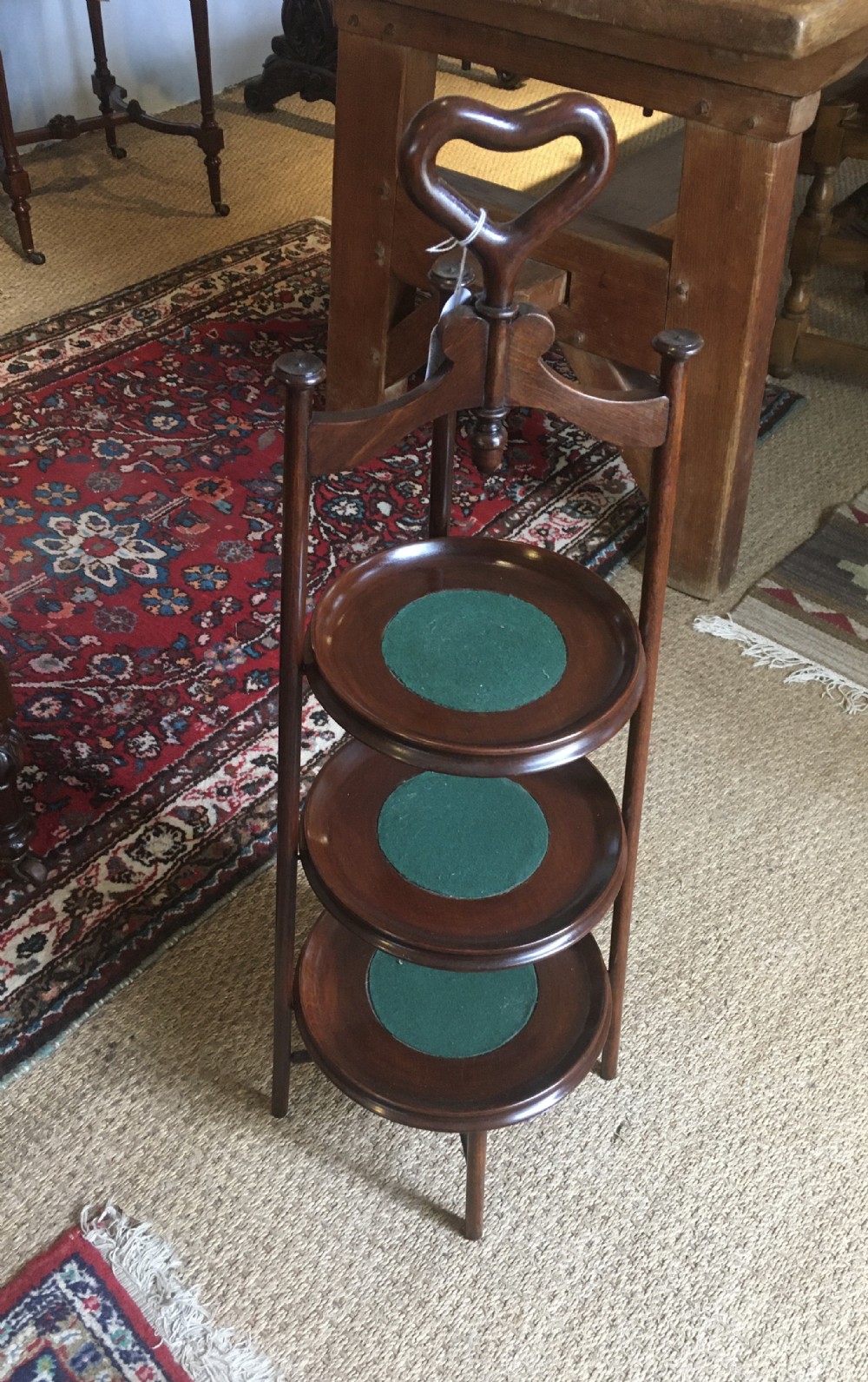 EDWARDIAN CAKE STAND