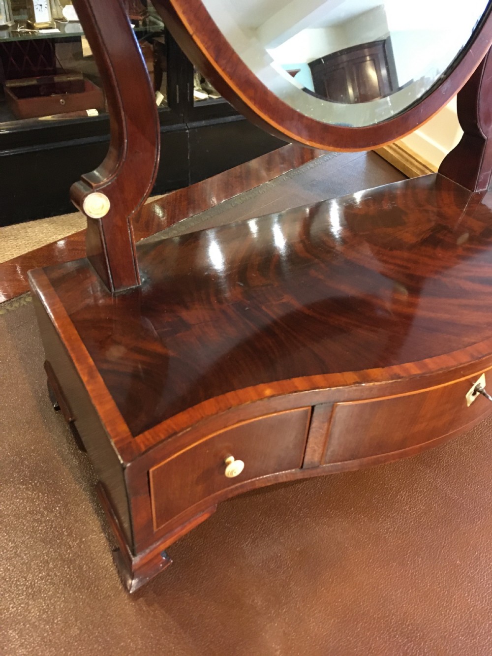 EARLY 19th CENTURY DRESSING TABLE MIRROR View II