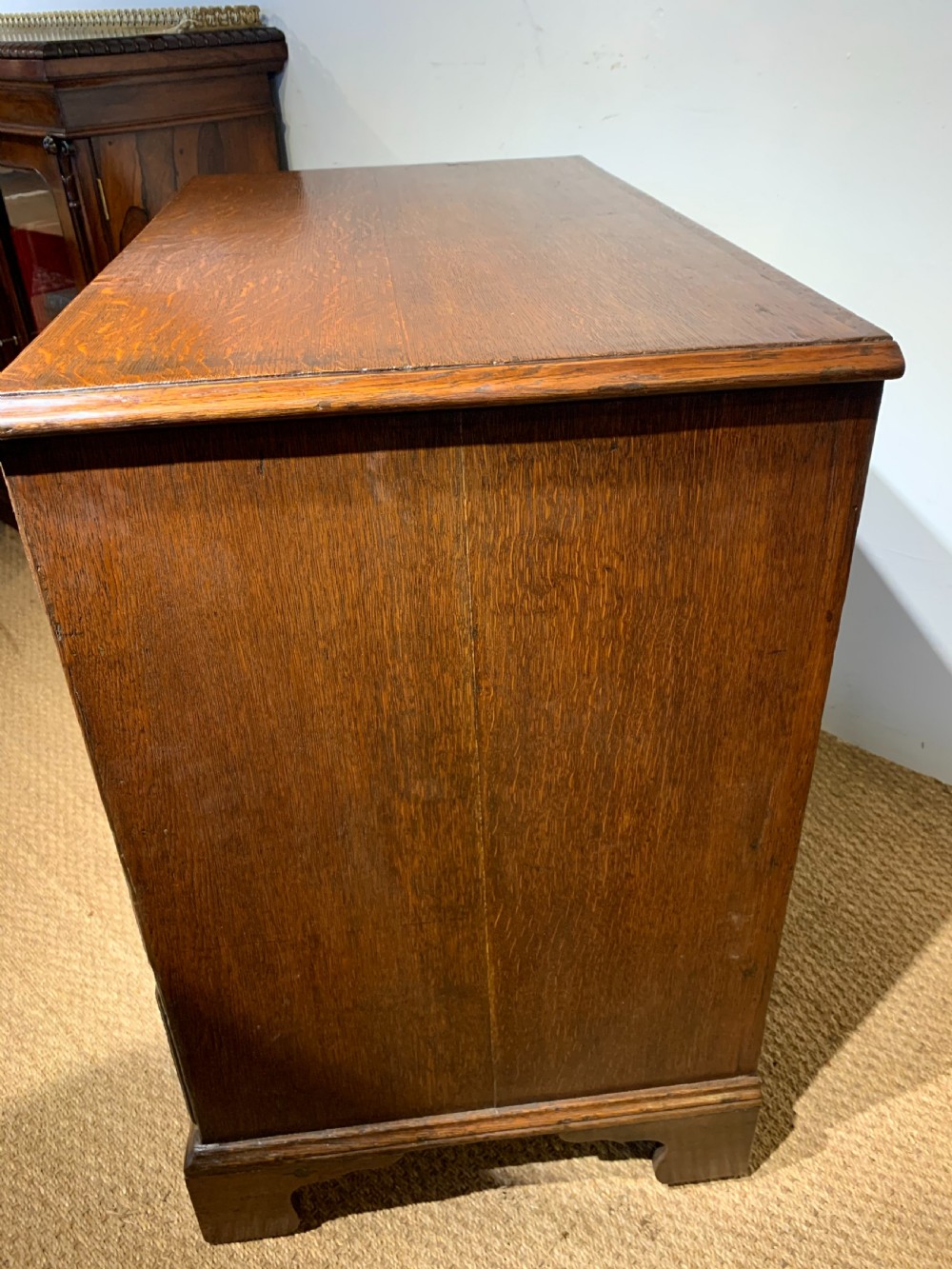 Small Georgian Oak chest of drawers  View V