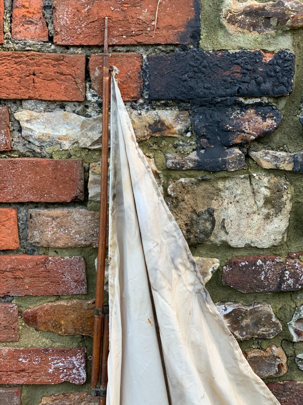 Antique Pond yacht 4ft long   View VI