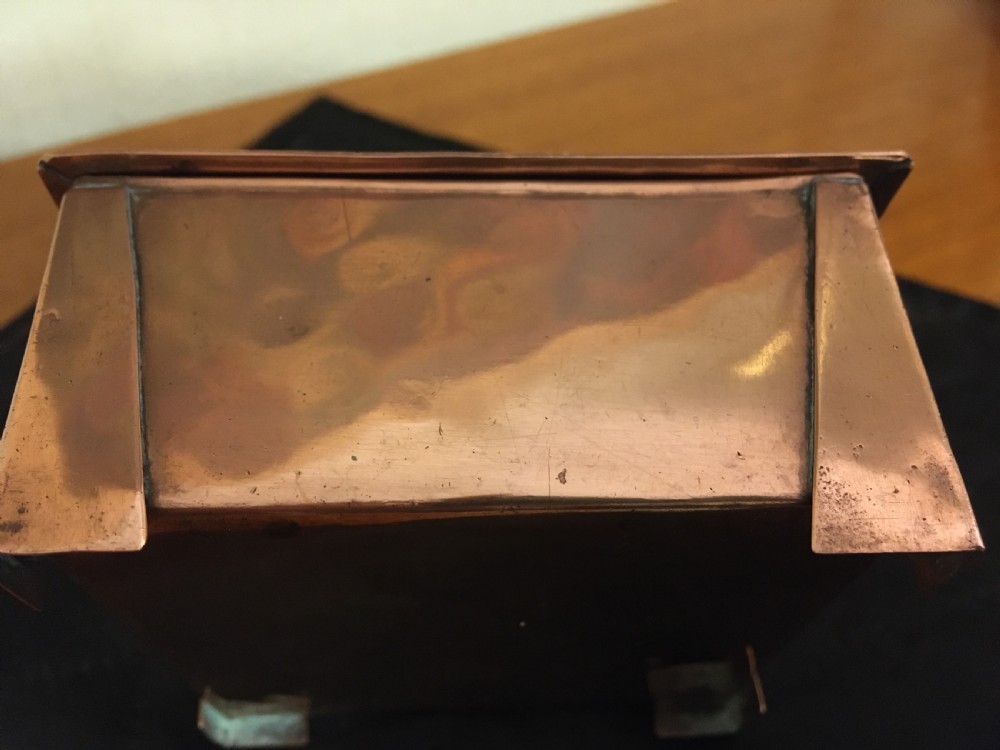 ARTS AND CRAFTS COPPER CIGARETTE BOX View IV