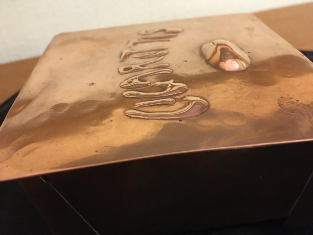 ARTS AND CRAFTS COPPER CIGARETTE BOX View V