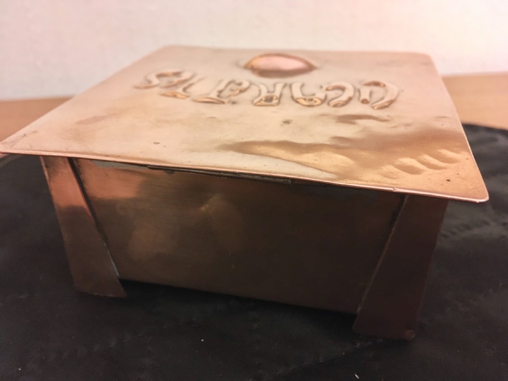 ARTS AND CRAFTS COPPER CIGARETTE BOX View VI