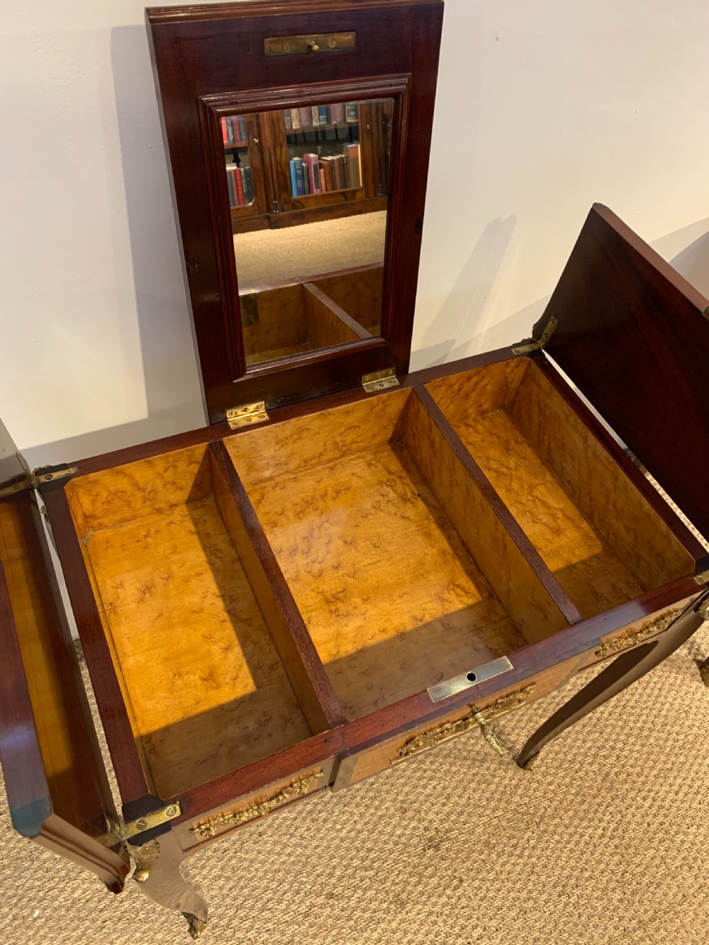 Ladies dressing table  View VI