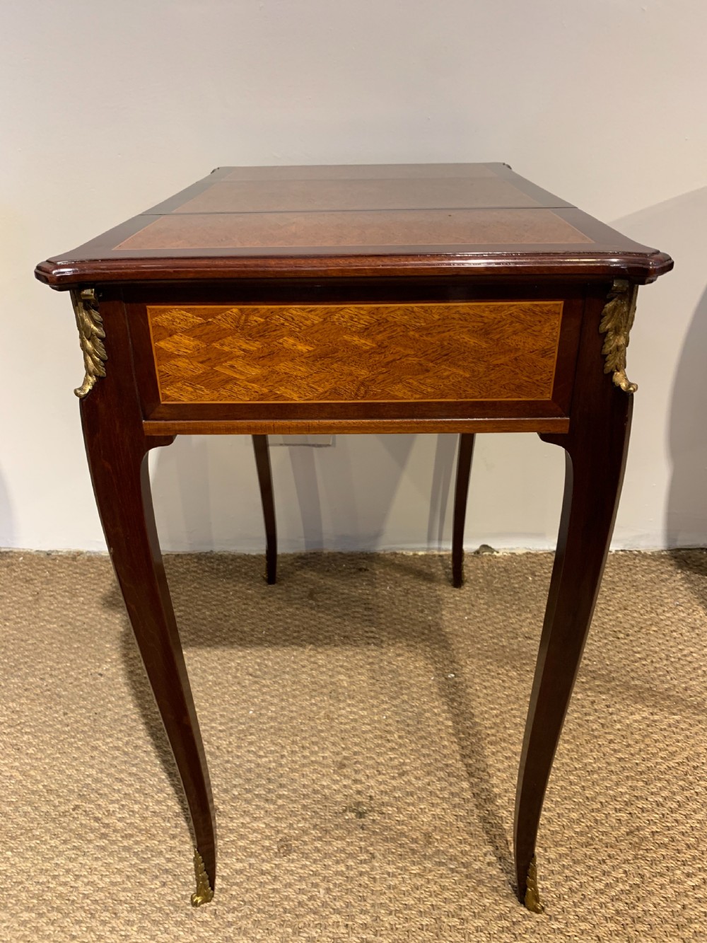 Ladies dressing table  View VIII