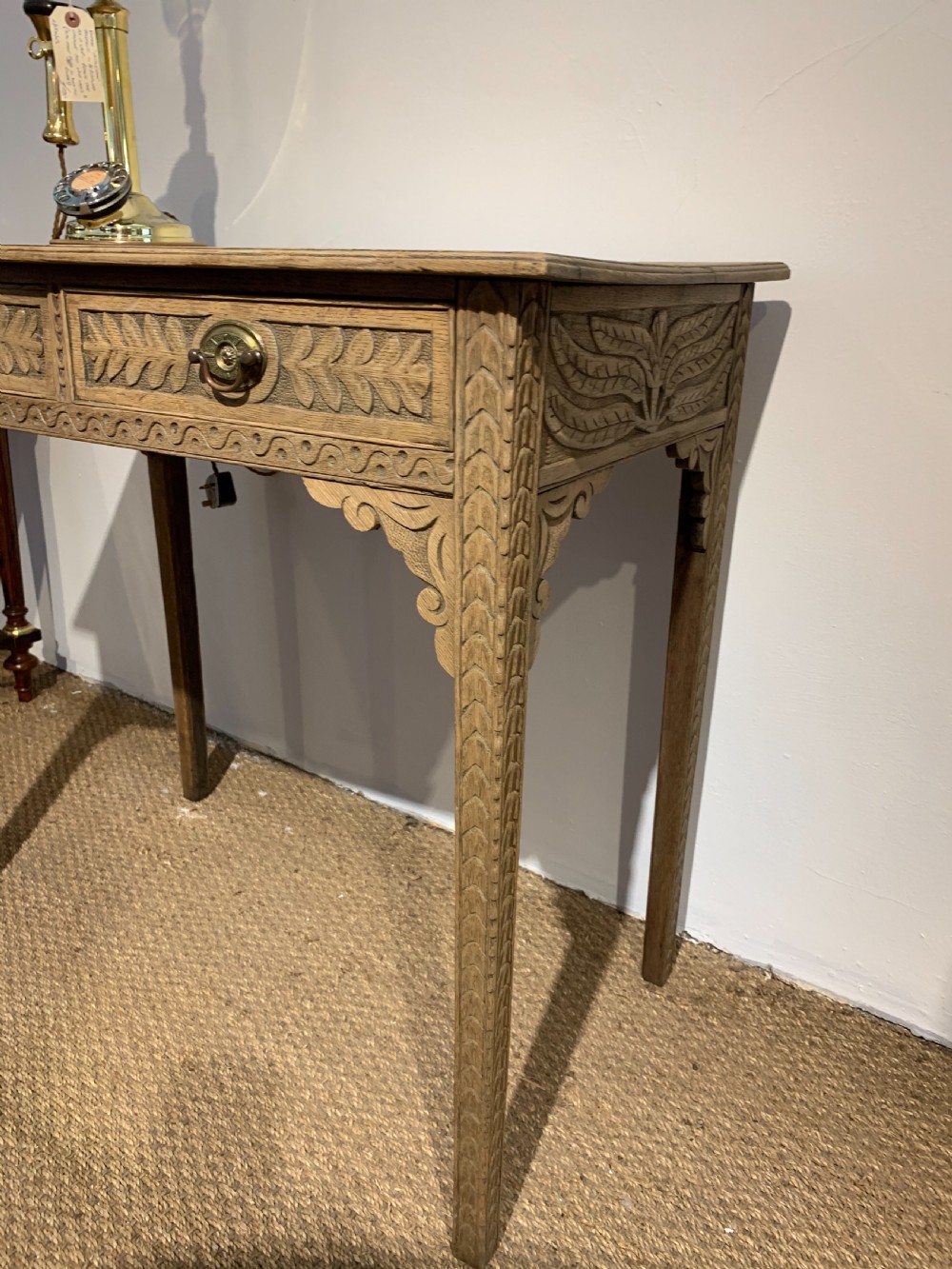 Georgian oak side table  View VI