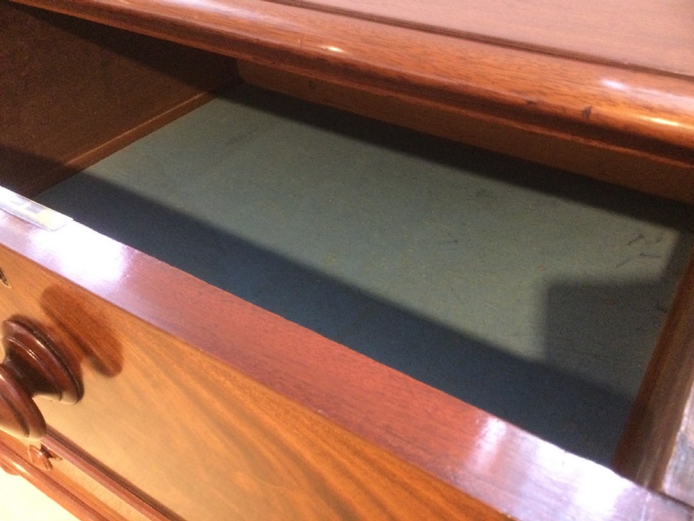 VICTORIAN MAHOGANY CHEST OF DRAWERS  View IX