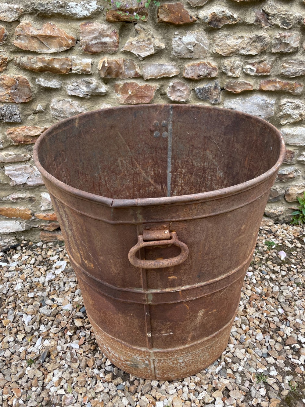 Grape carrier / log bin  View IV