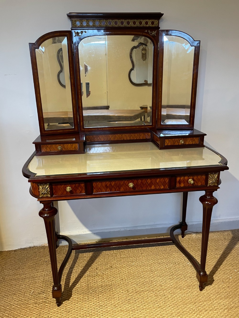 Dressing table 