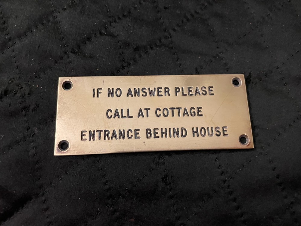 COUNTRY HOUSE FRONT DOOR SIGN
