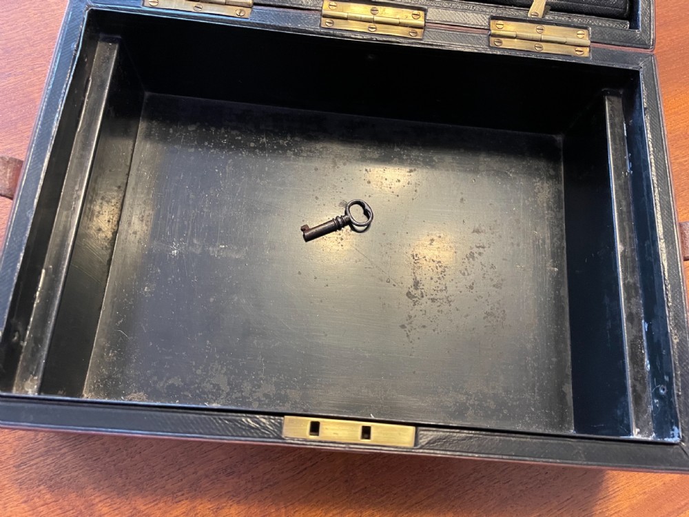 ARTISTS BOX View III