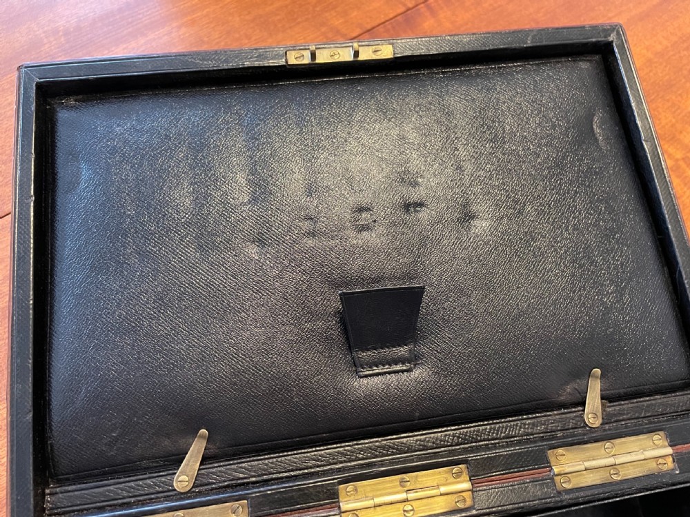 ARTISTS BOX View XI
