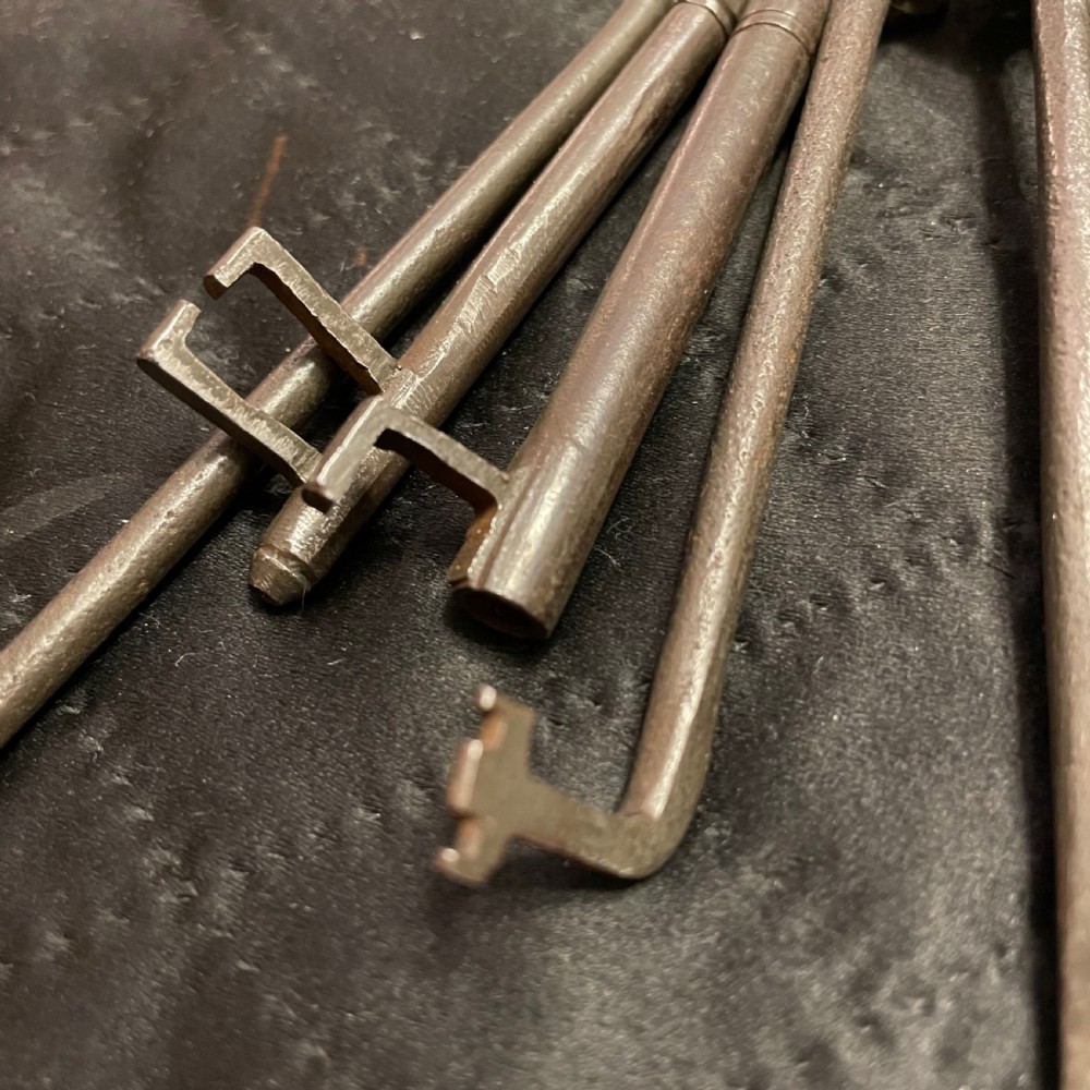 SET OF LOCK PICKS View IV