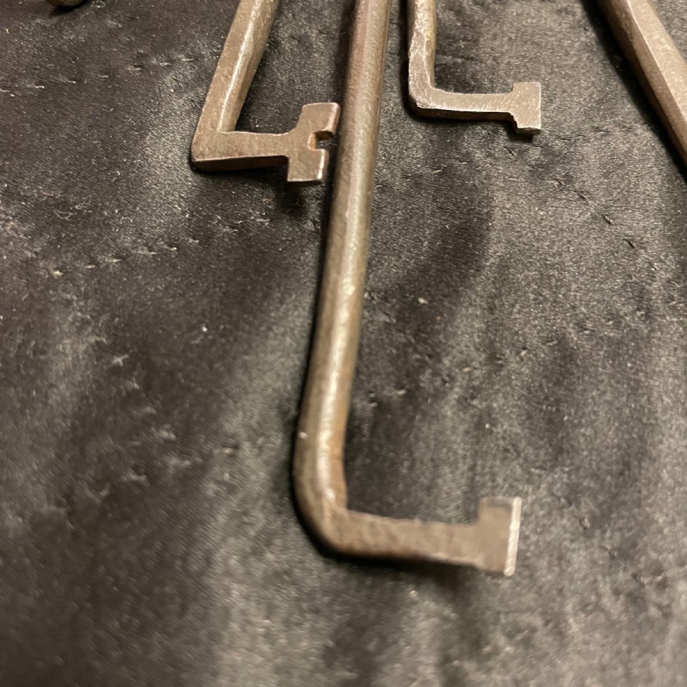 SET OF LOCK PICKS View VI