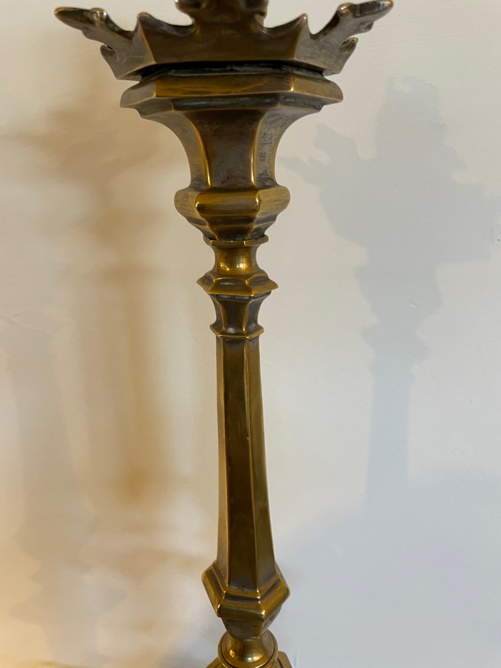 Gothic style table lamp  View IV