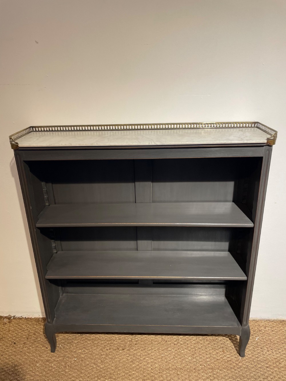 Small bookcase 