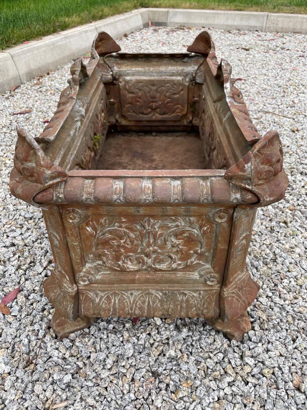 Large 19th century cast iron planter  View III