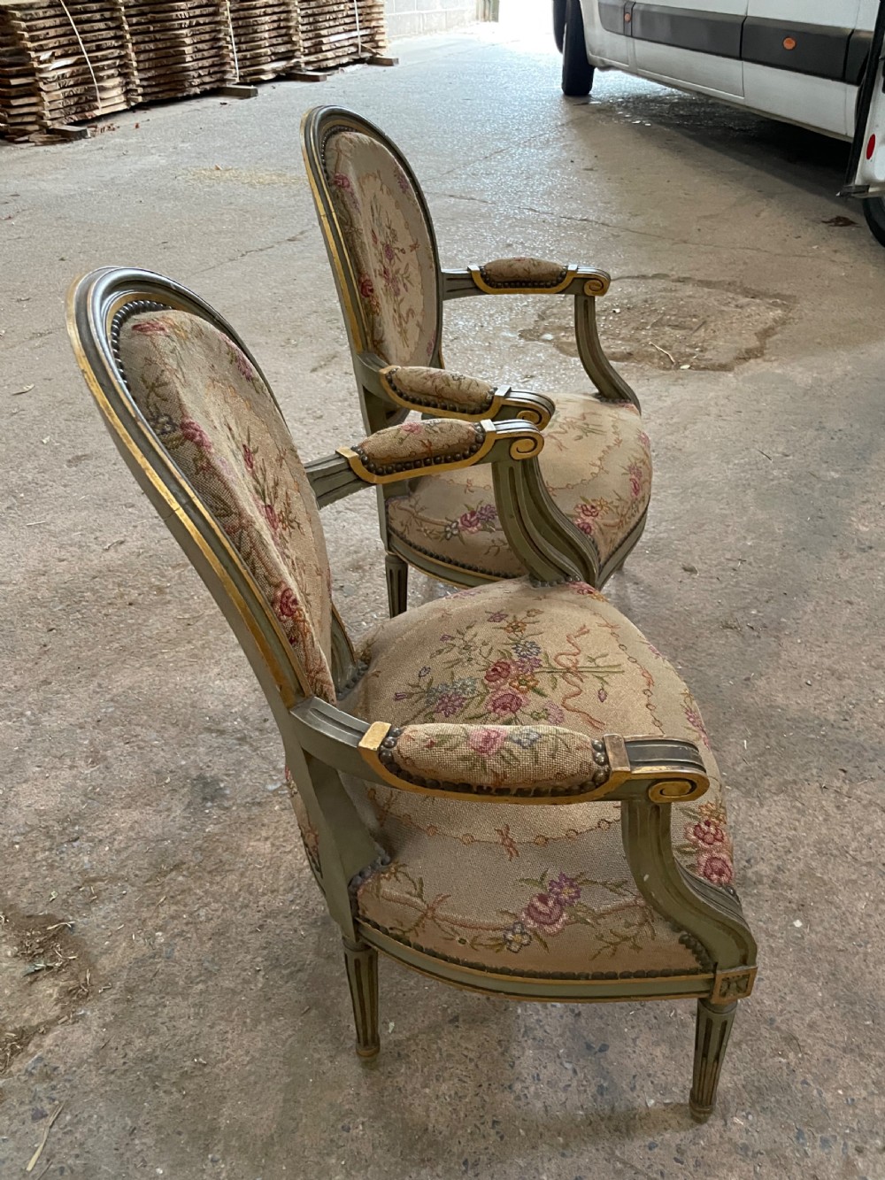 Pair of French chairs with original tapestry View VII