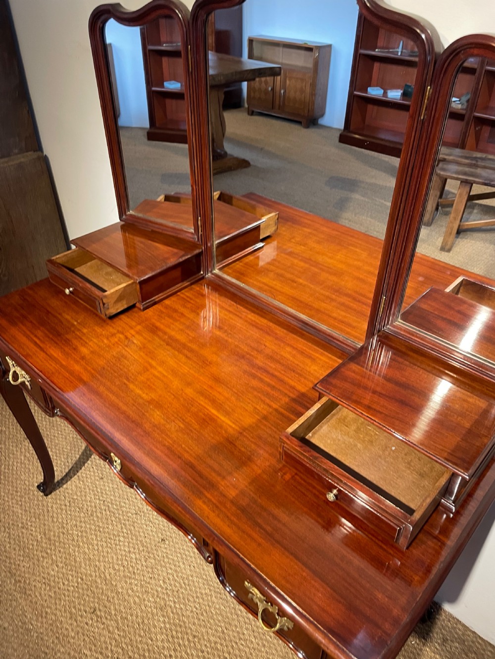 Antique mahogany dressing table  View IV