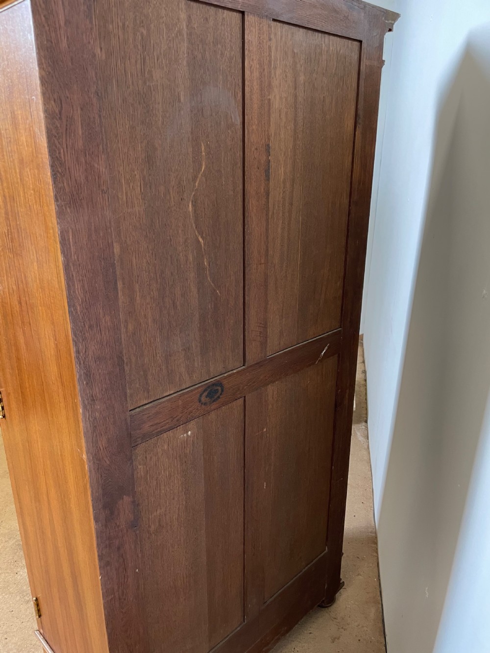 Small walnut bookcase / display cabinet  View XI