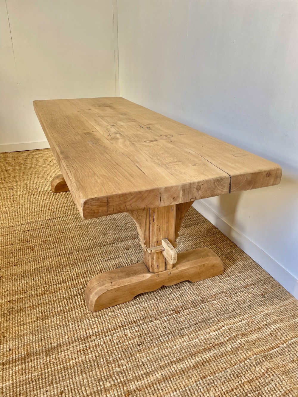 Scrubbed oak refectory table / farmhouse table  View XIV