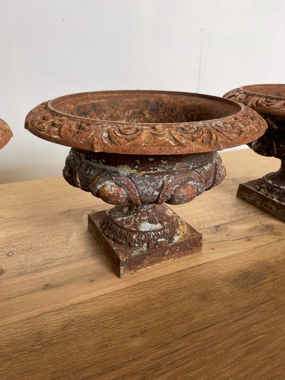 Set of 4 cast iron planters  View IV