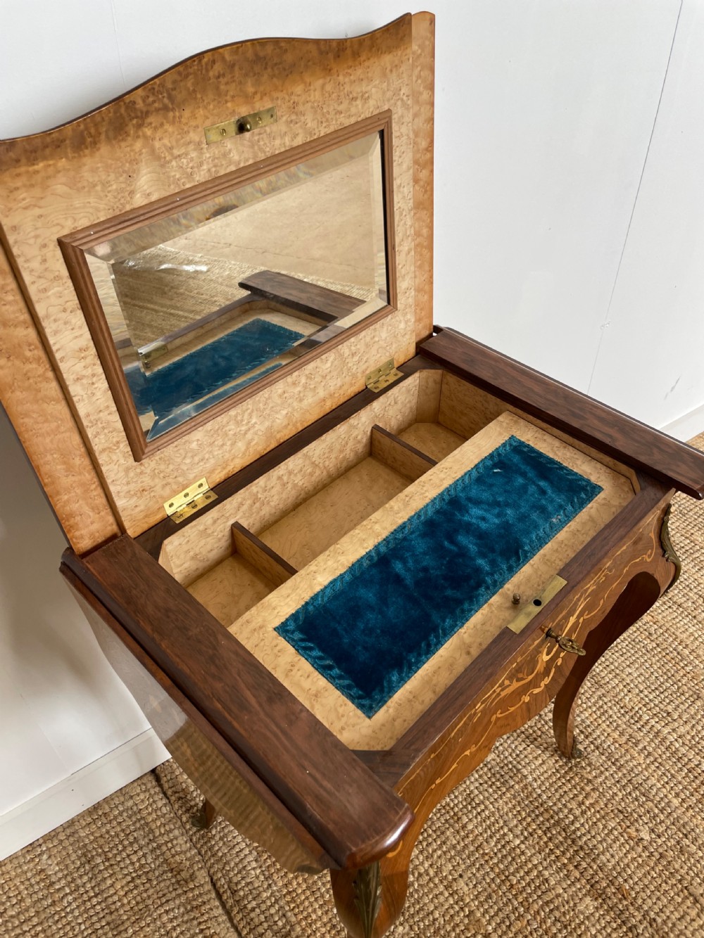 Late 19th century dressing table  View V