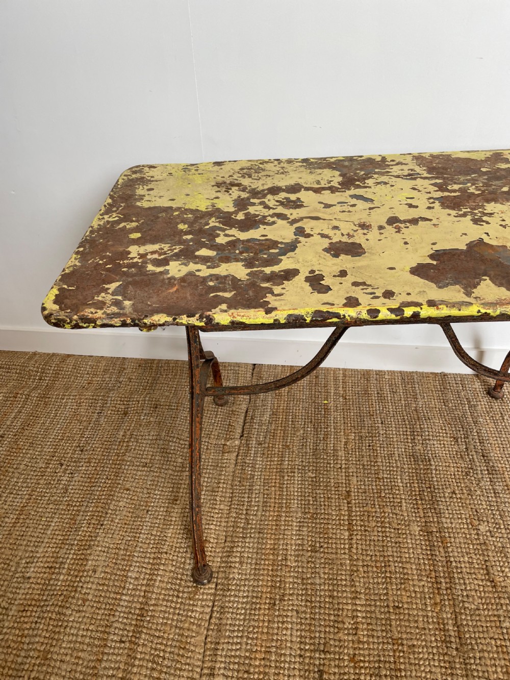 Cast iron garden table  View III