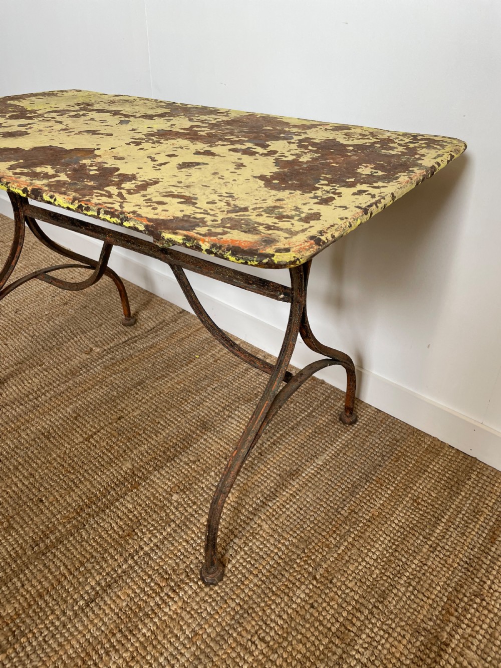 Cast iron garden table  View IX
