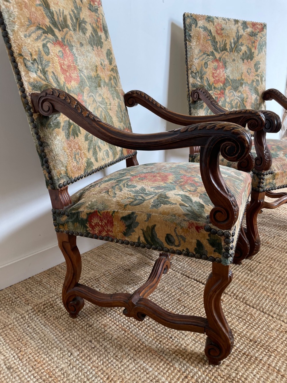 Great pair of oak framed armchairs  View VI