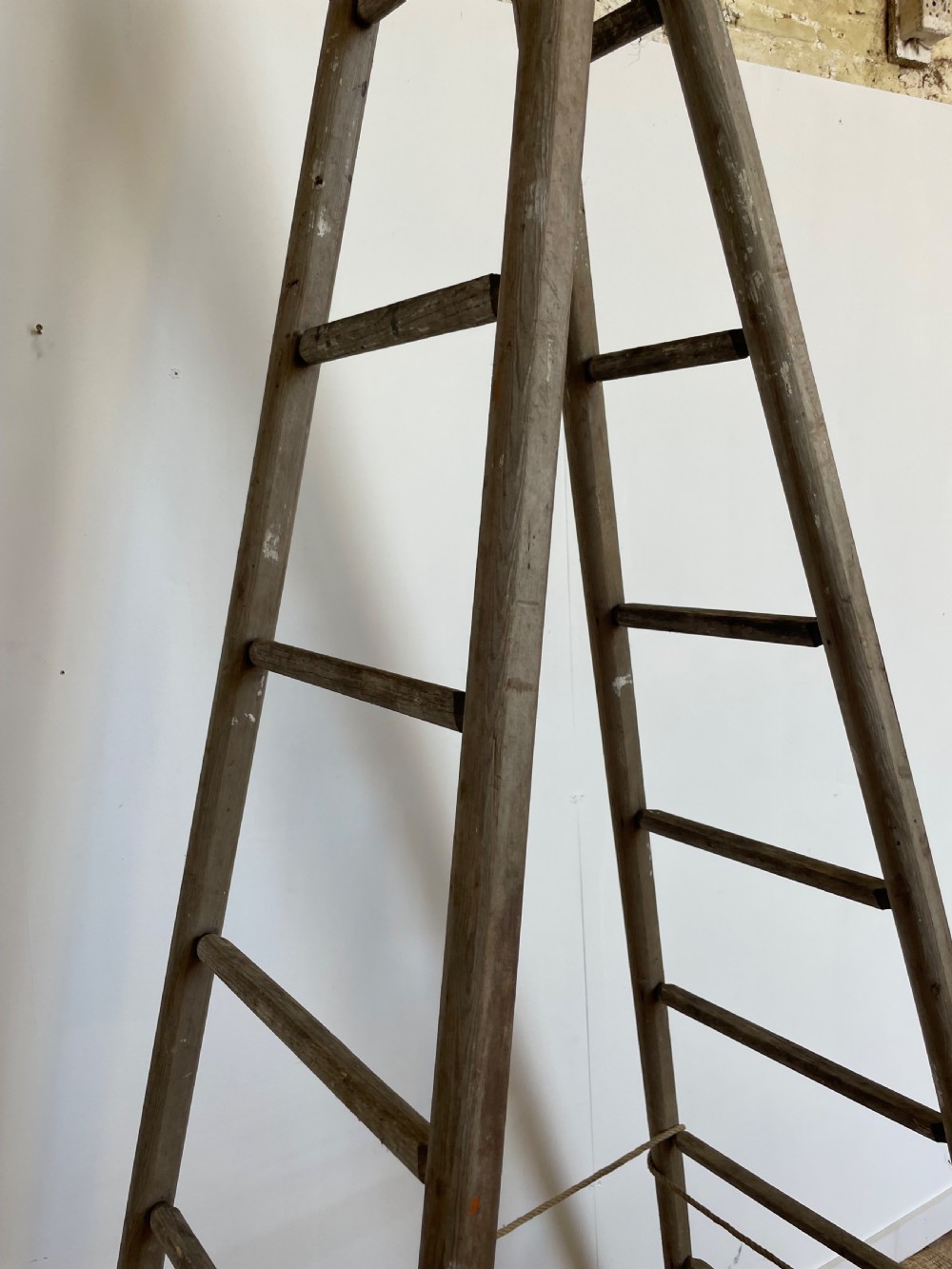 Large French ladder  View IV