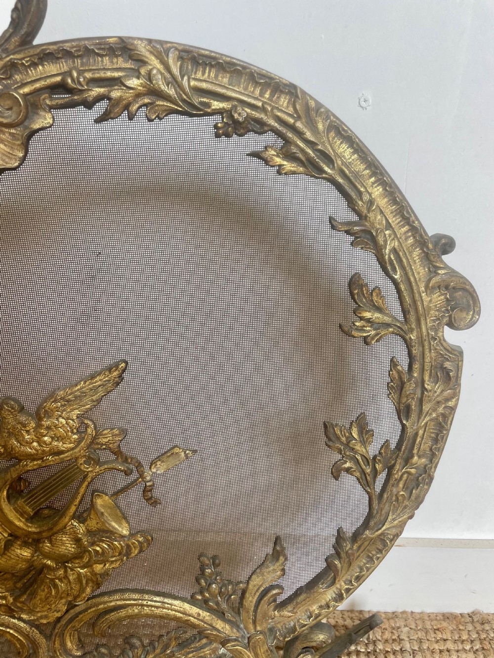 Rococo style fire guard / spark guard View V