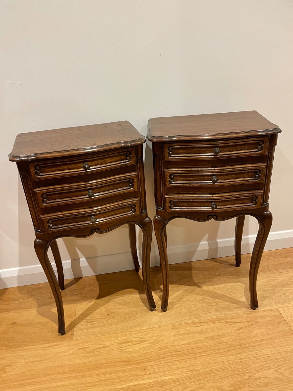 Pair of oak bedside cabinets 